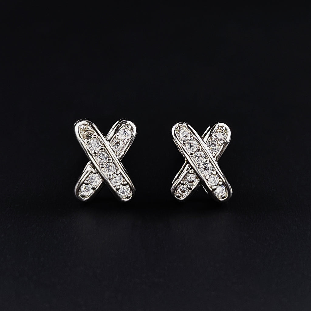 Amazon Minimalist Cool Style Zircon X-shaped Earrings for Women Simple Small Letter All-match Student Earrings e7501