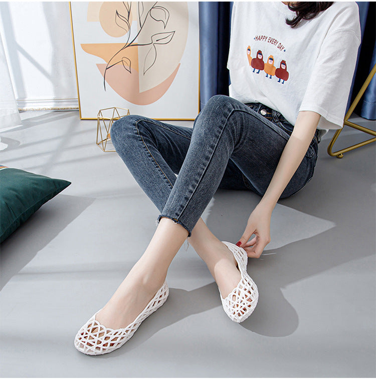 Plastic Sandals Women's 2022 New Summer Outer Wear Nurse Soft-soled Mother Shoes Hollow Non-slip Top Flat Hole Shoes
