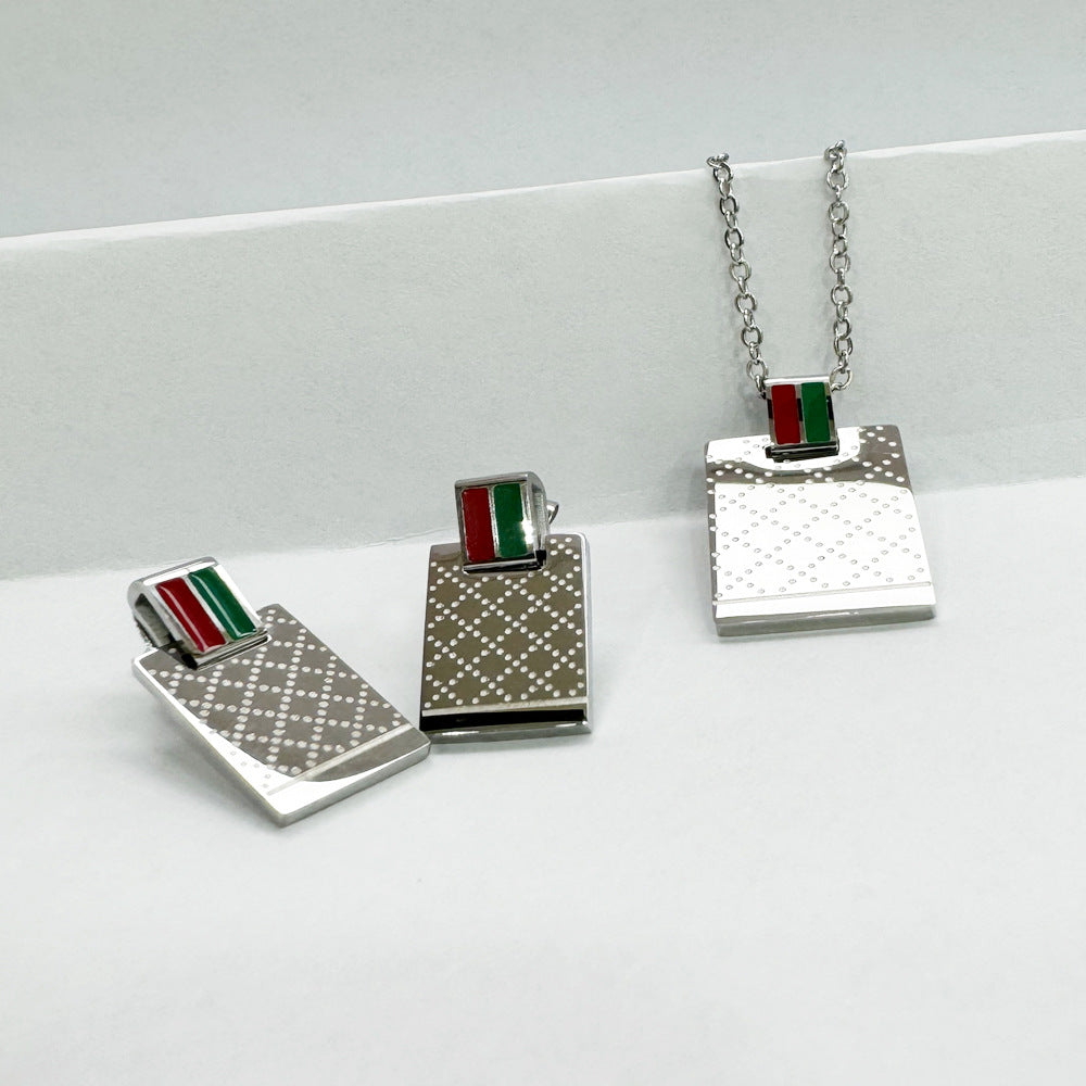 Cross-border stainless steel men's bracelet with red and green tape ring steel gold and black three color jewelry in stock wholesale